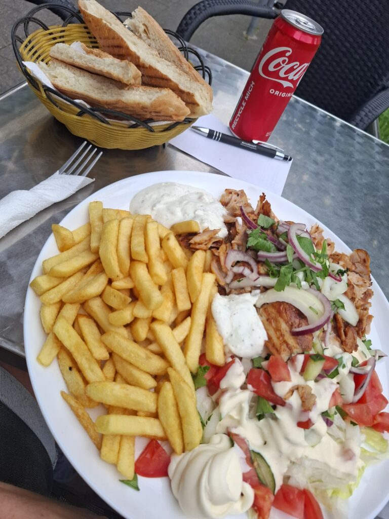 Marcus Wenzel Foodblogger beim Dönerbesuch in Aachen-Stadt Normaluhrgrill