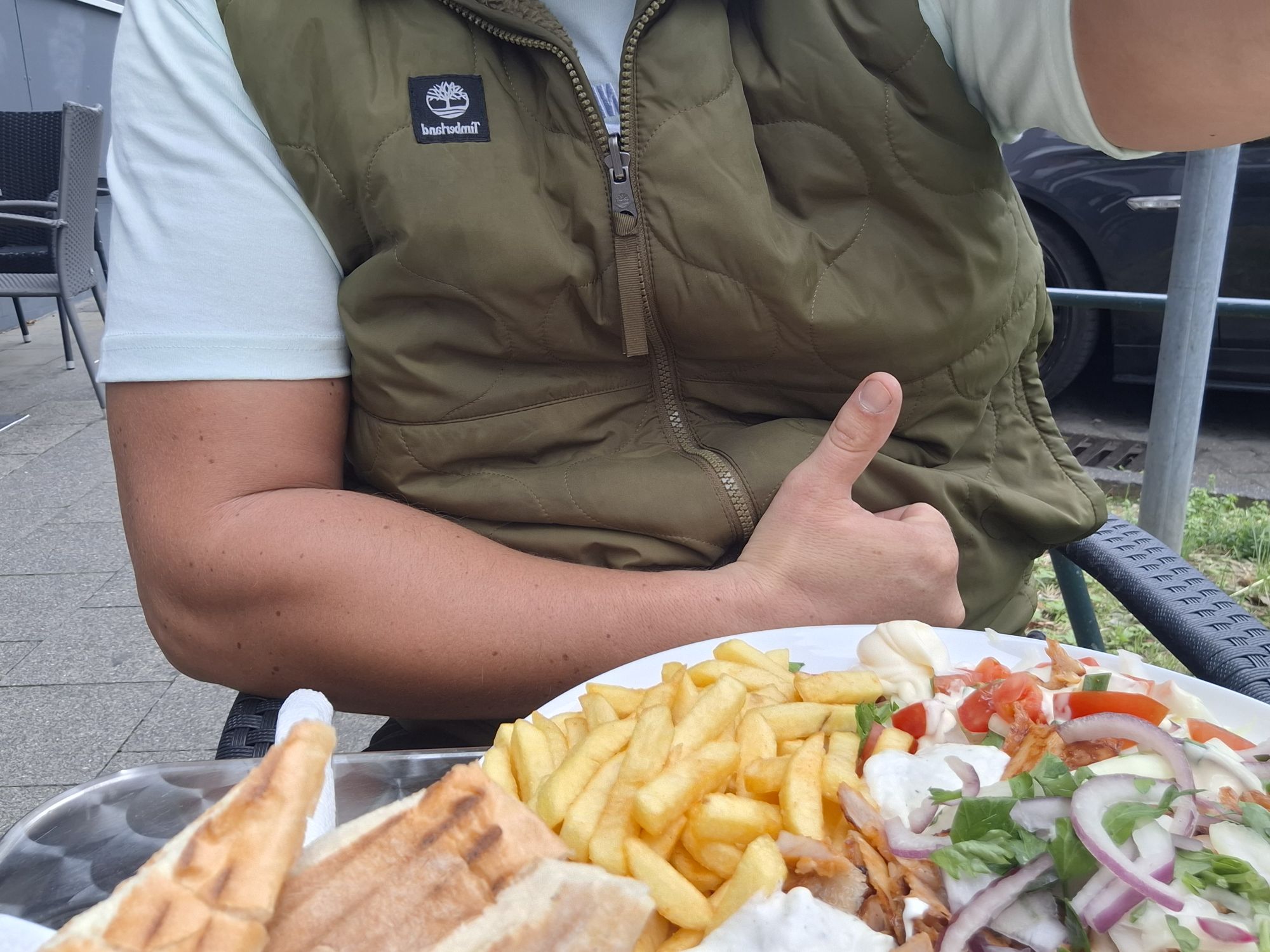 ÜPPIGER DÖNERTELLER IN AACHEN 🥙👑 | Leckeres Essen in der Stadt – NORMALUHR GRILL